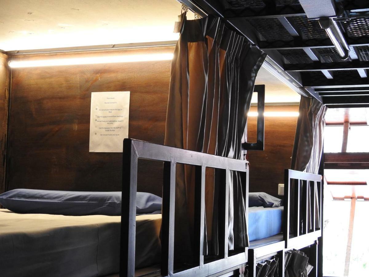 The Bunk Hostel Kota Kinabalu Ngoại thất bức ảnh
